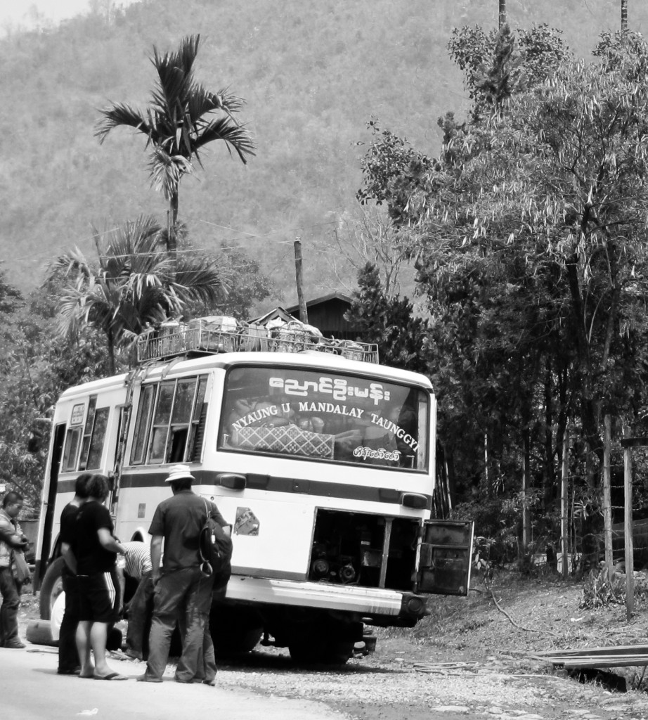 Myanmar-Bus